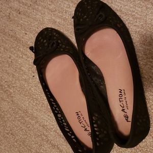Kenneth Cole Reaction ballet flats